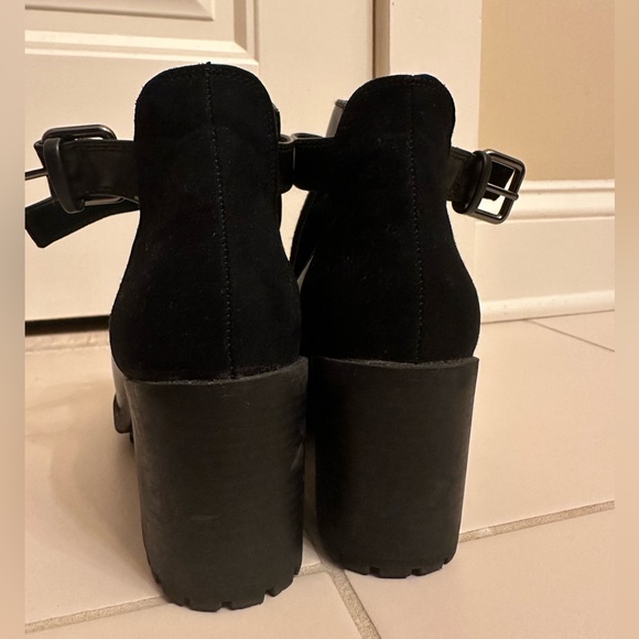 Chunky Zara Boots - Picture 2 of 6